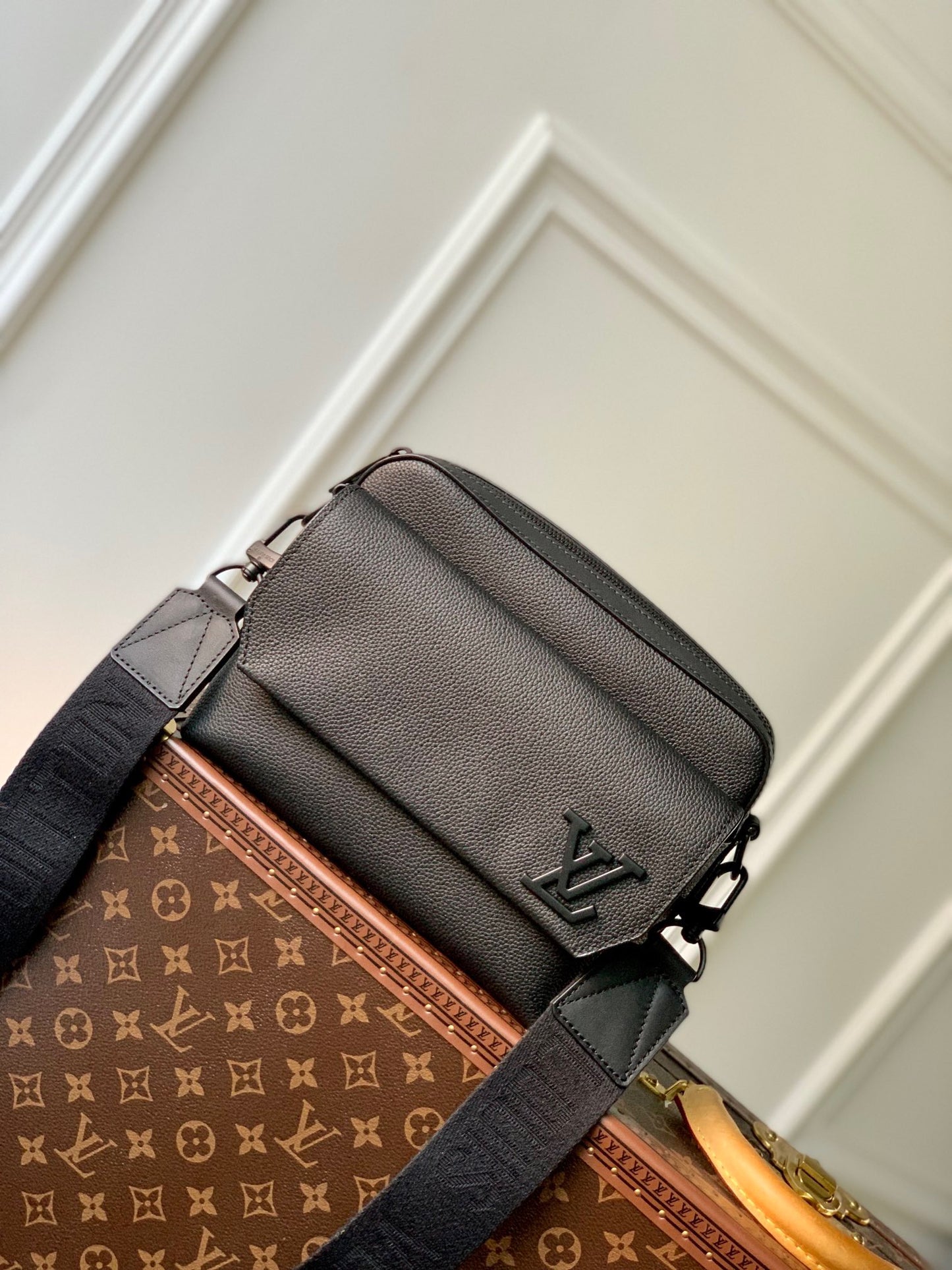 LOU FASTLINE MESSENGER BAG