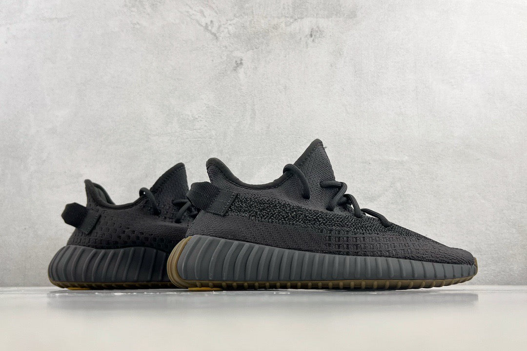 YEEZY BOOST 350 V2