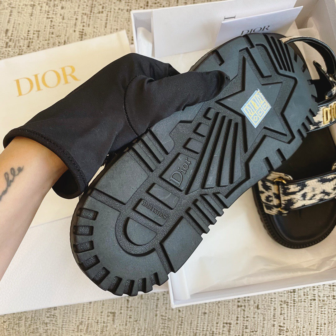 CD SANDALS