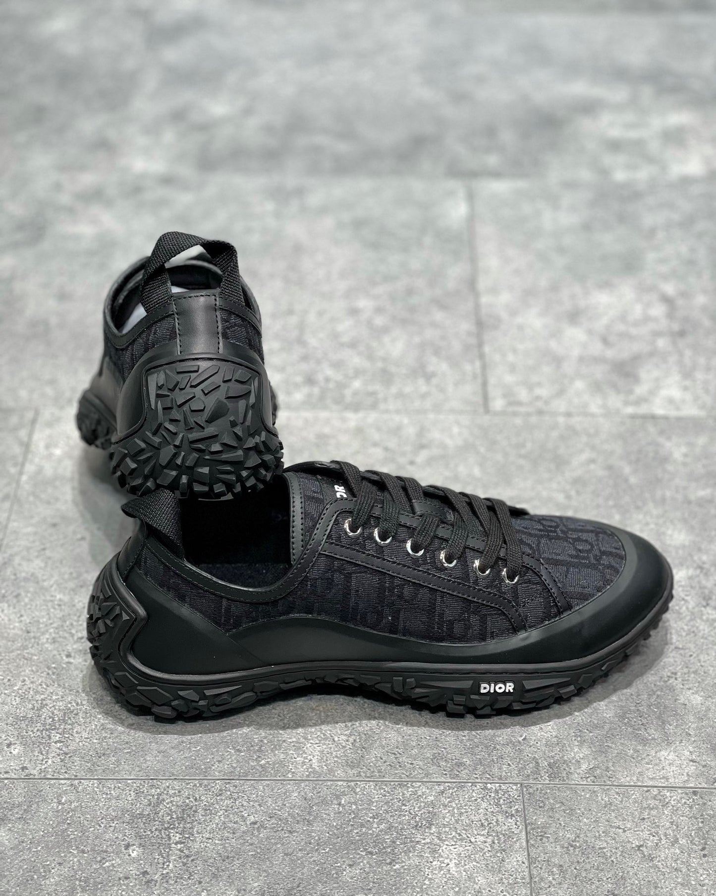 CD B28 SNEAKERS