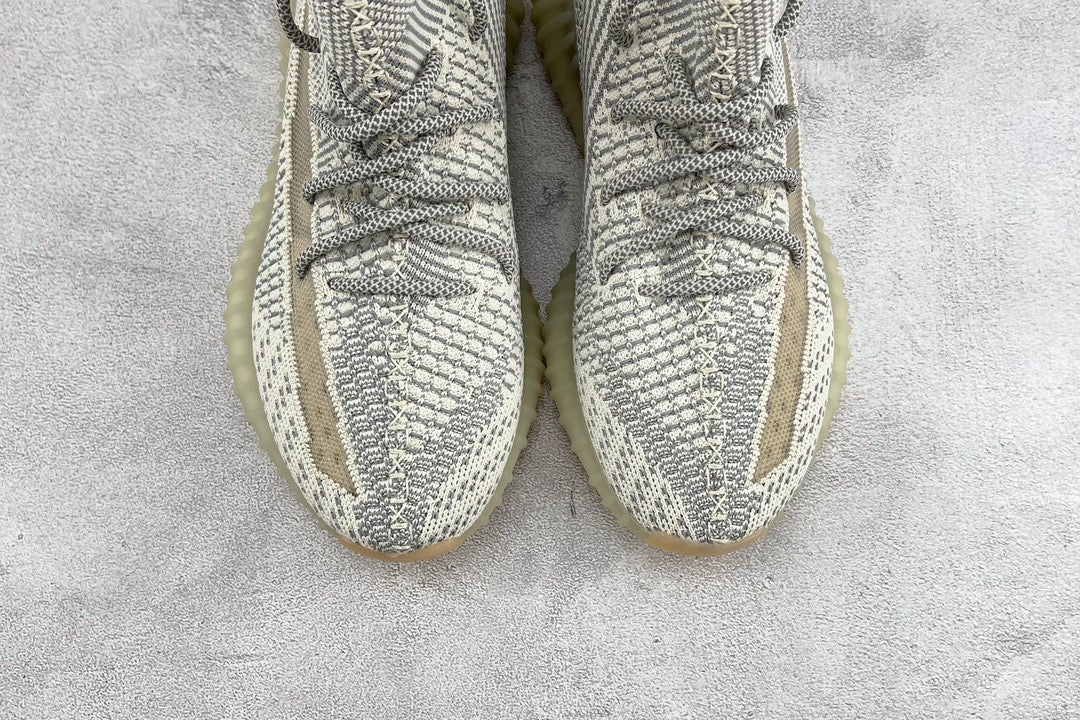 YEEZY BOOST 350 V2