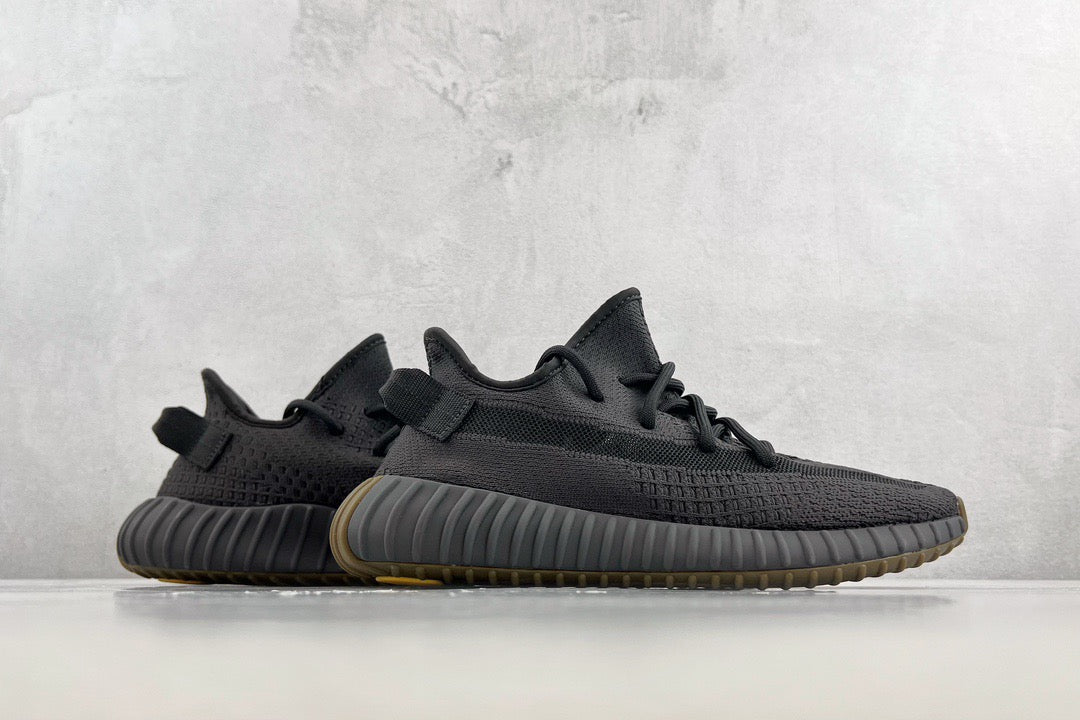 YEEZY BOOST 350 V2