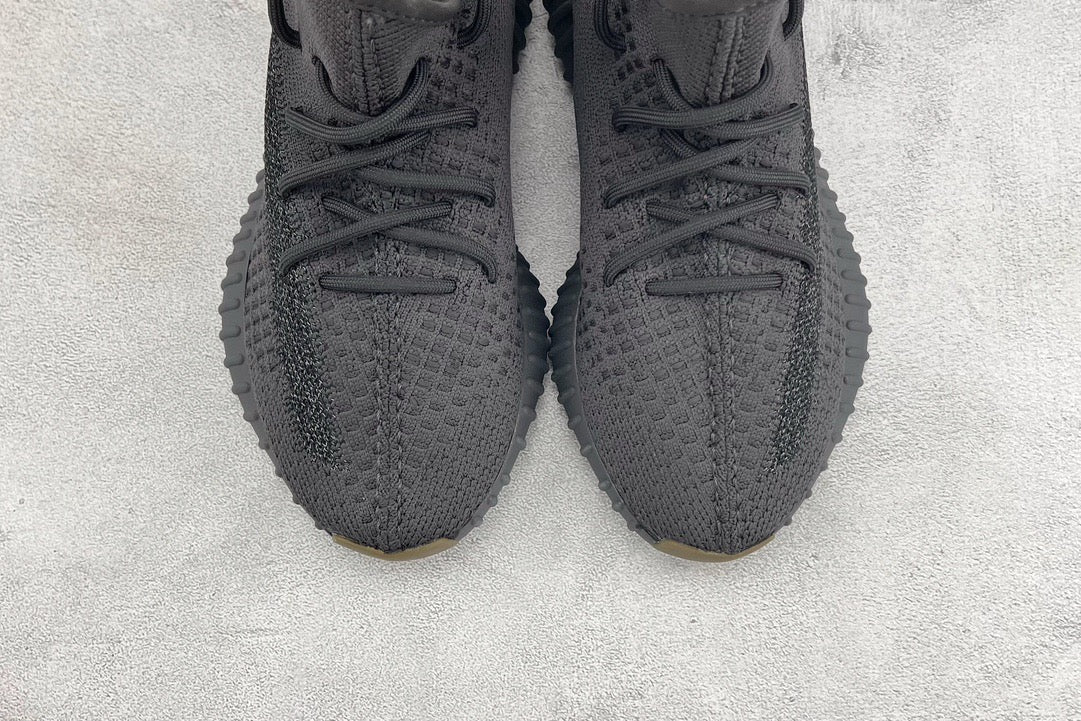 YEEZY BOOST 350 V2