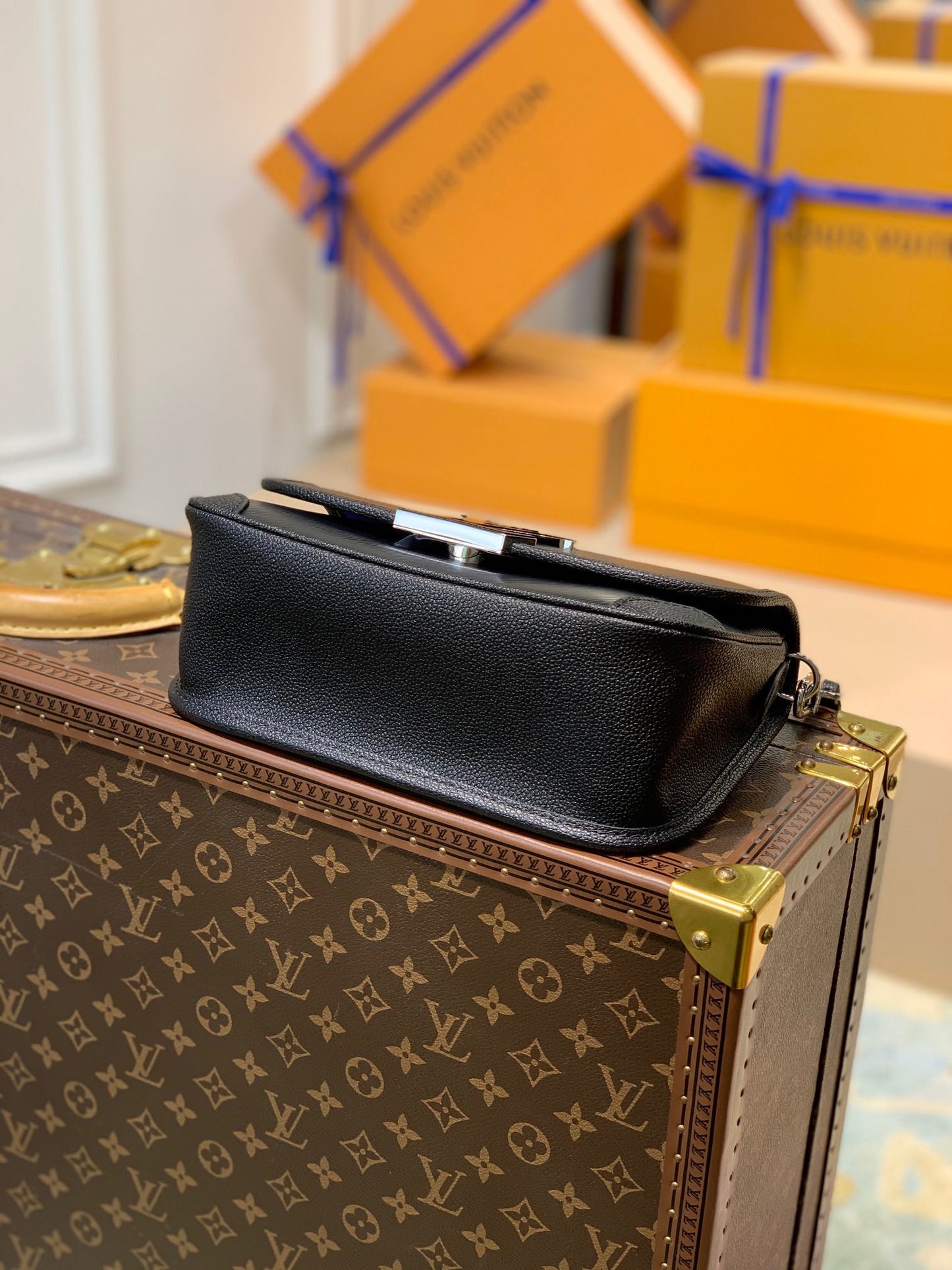 LOU BUCI BAG