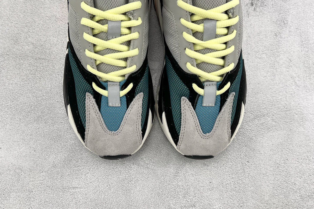 YEEZY BOOST 700