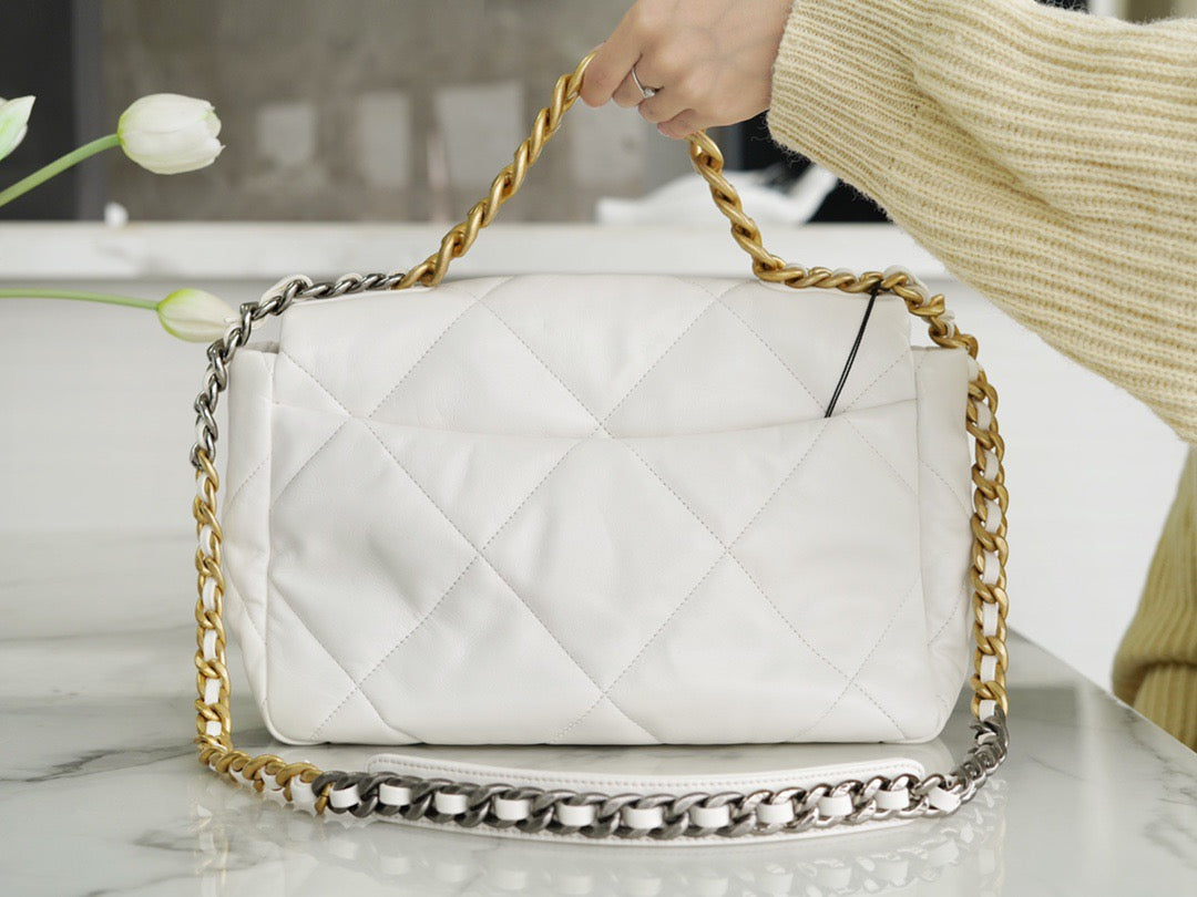 CC 19 LARGE HANDBAG