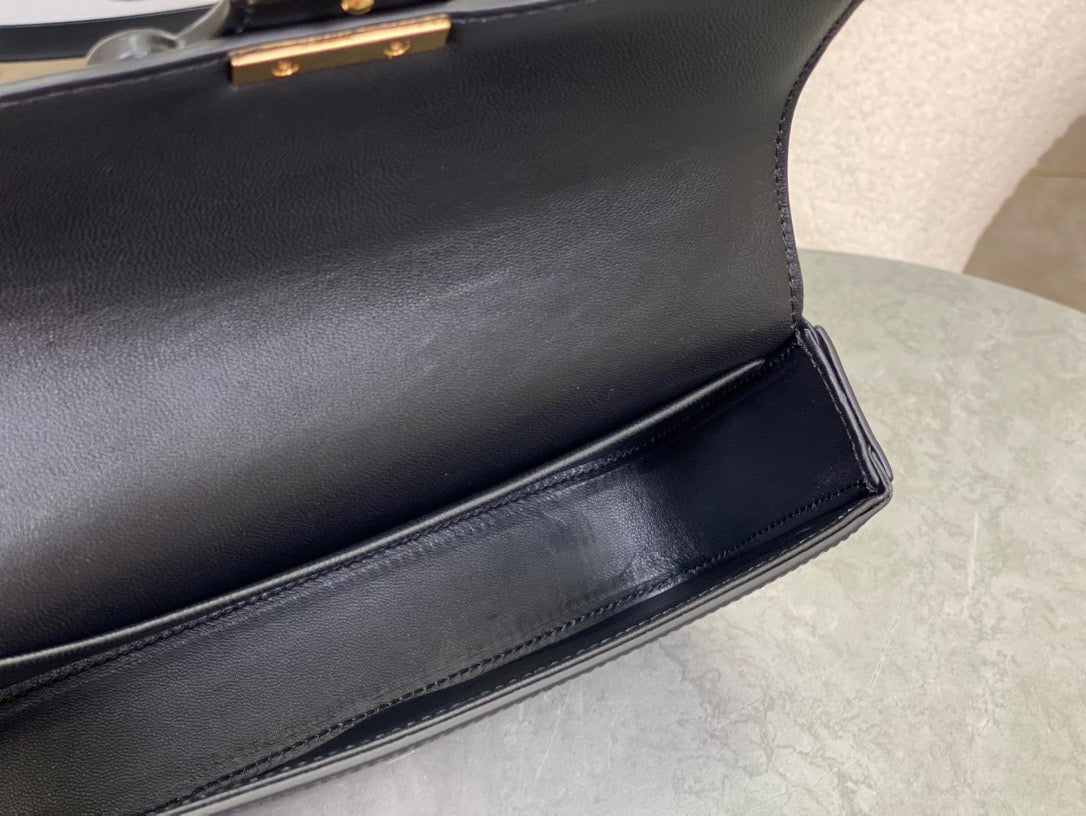CEL TRIOMPHE SHOULDER BAG