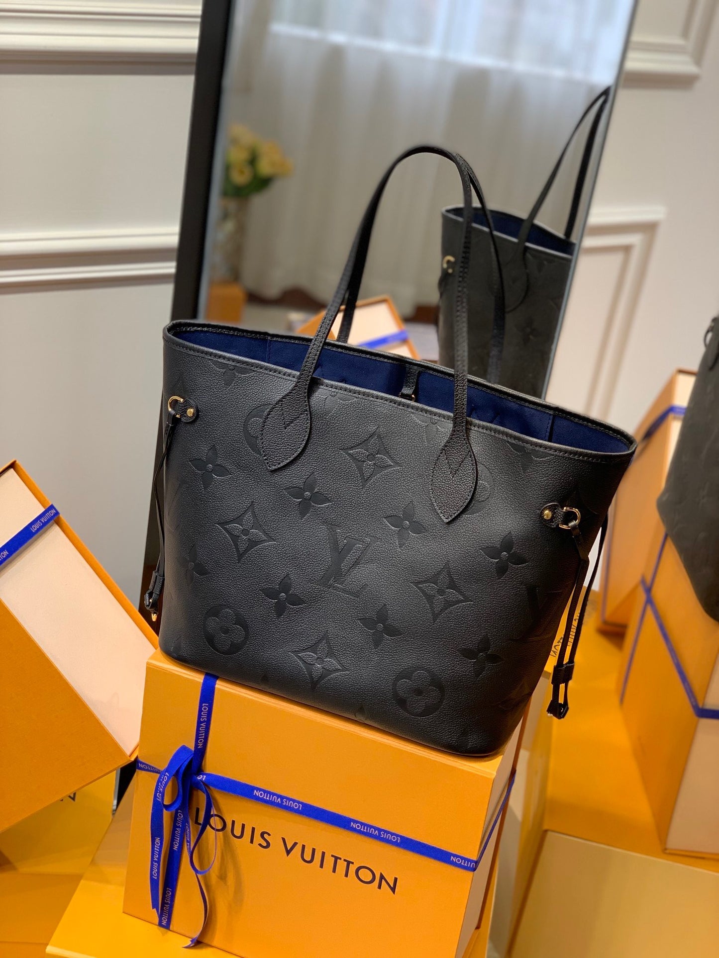 LOU NEVERFULL MM BAG