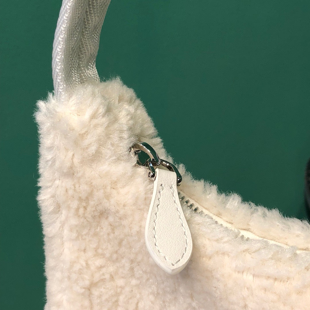 PD RE-EDITION 2000 WOOL BAG