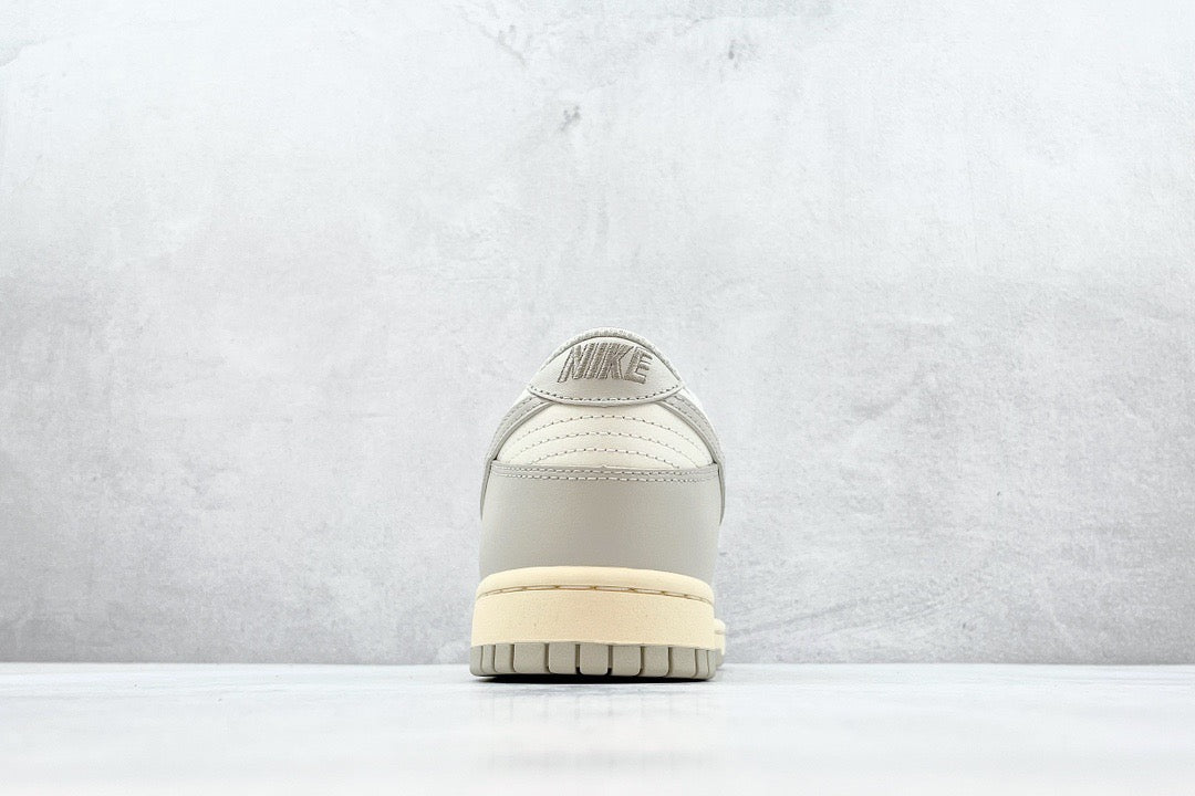 DUNK LOW LIGHT BONE