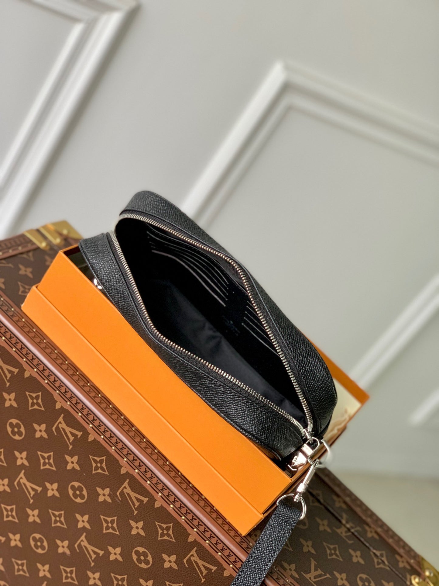 LOU POCHETTE KASAI