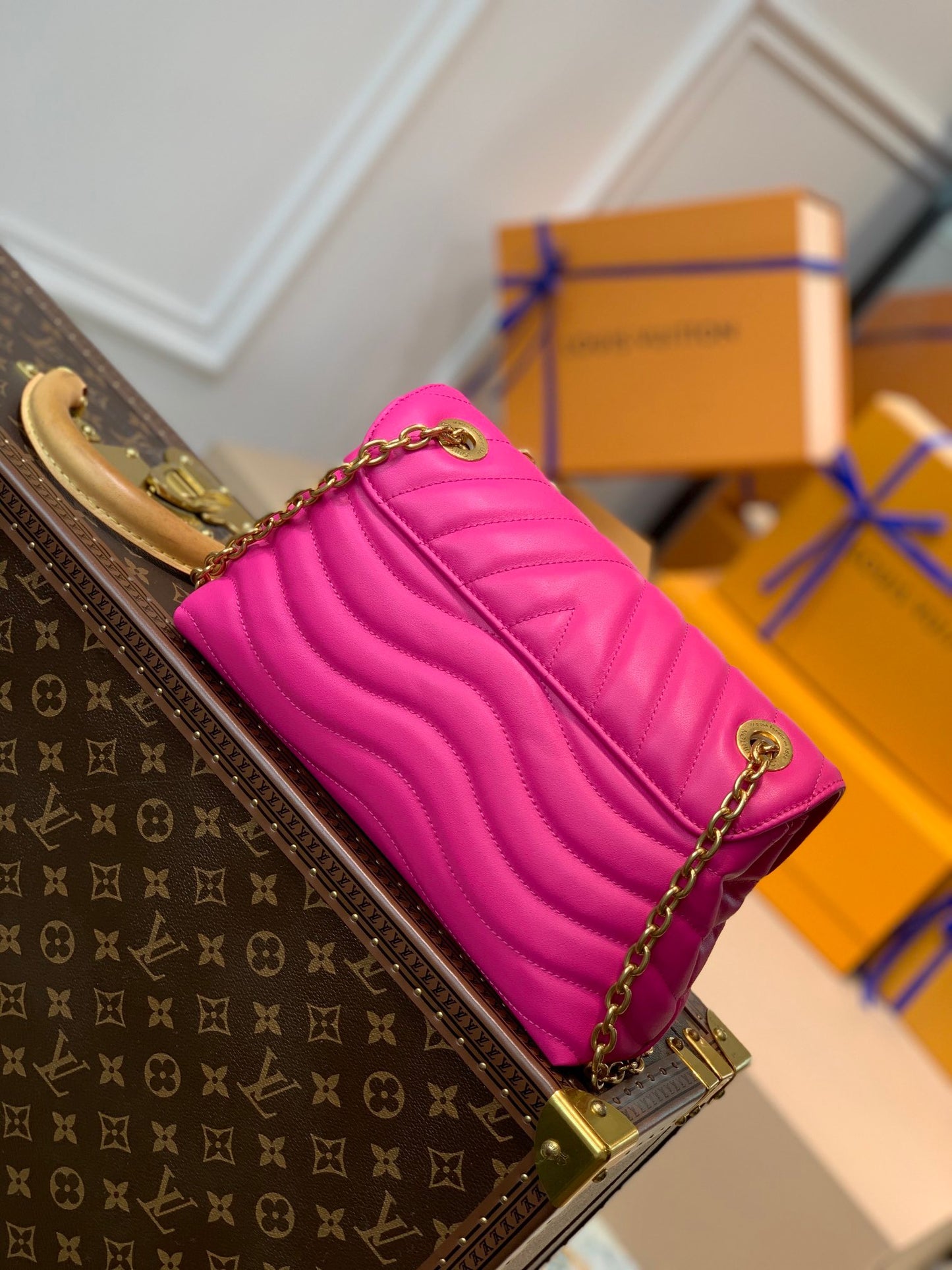 LOU NEW WAVE CHAIN BAG