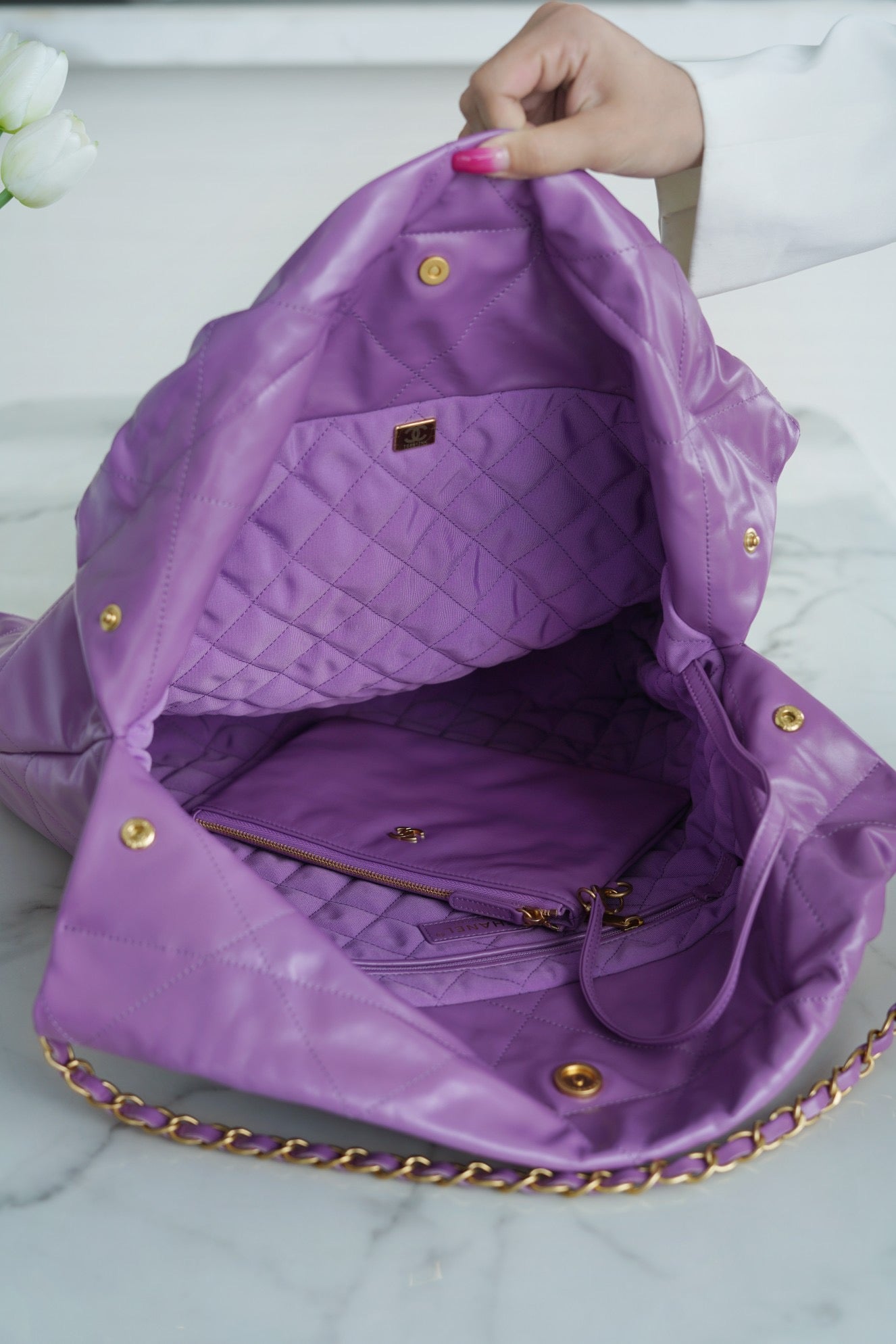 CC 22 SMALL HANDBAG