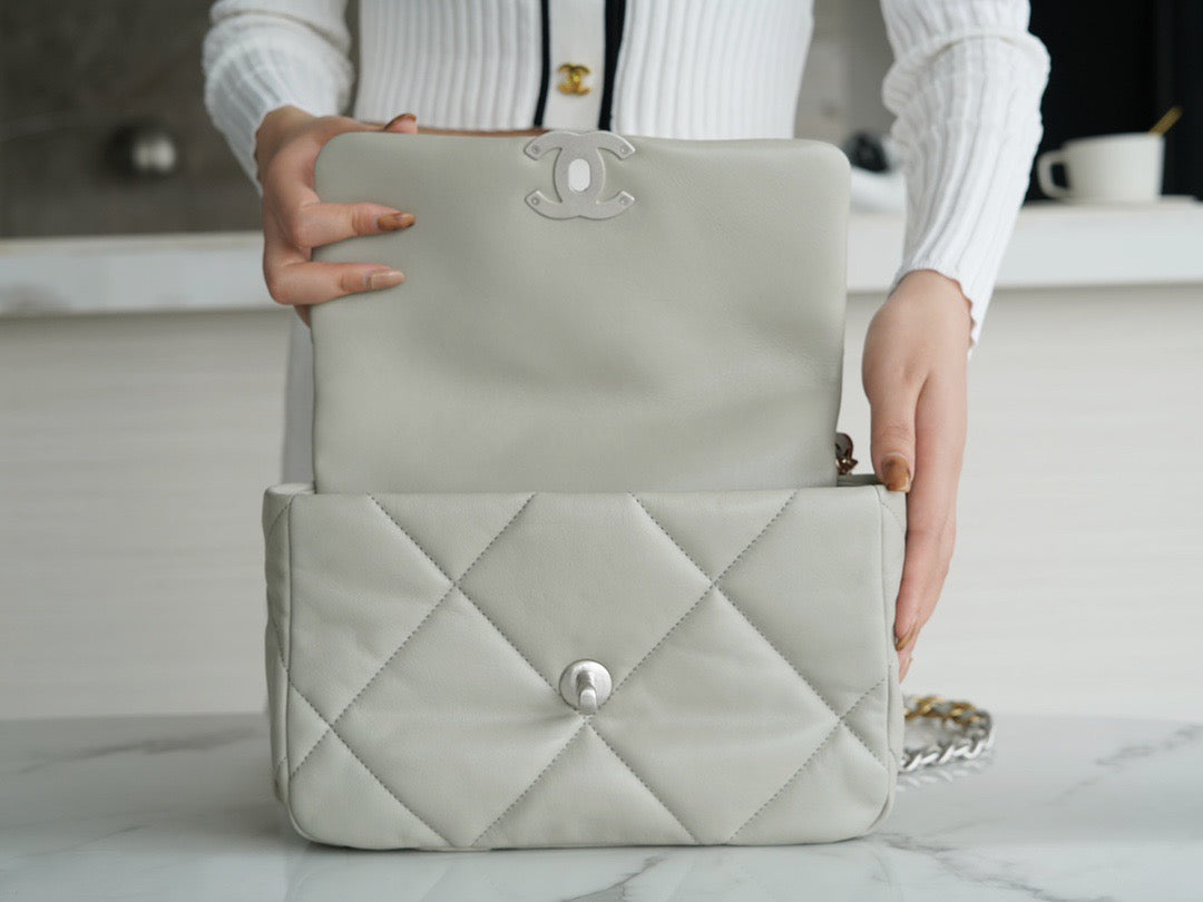 CC 19 HANDBAG