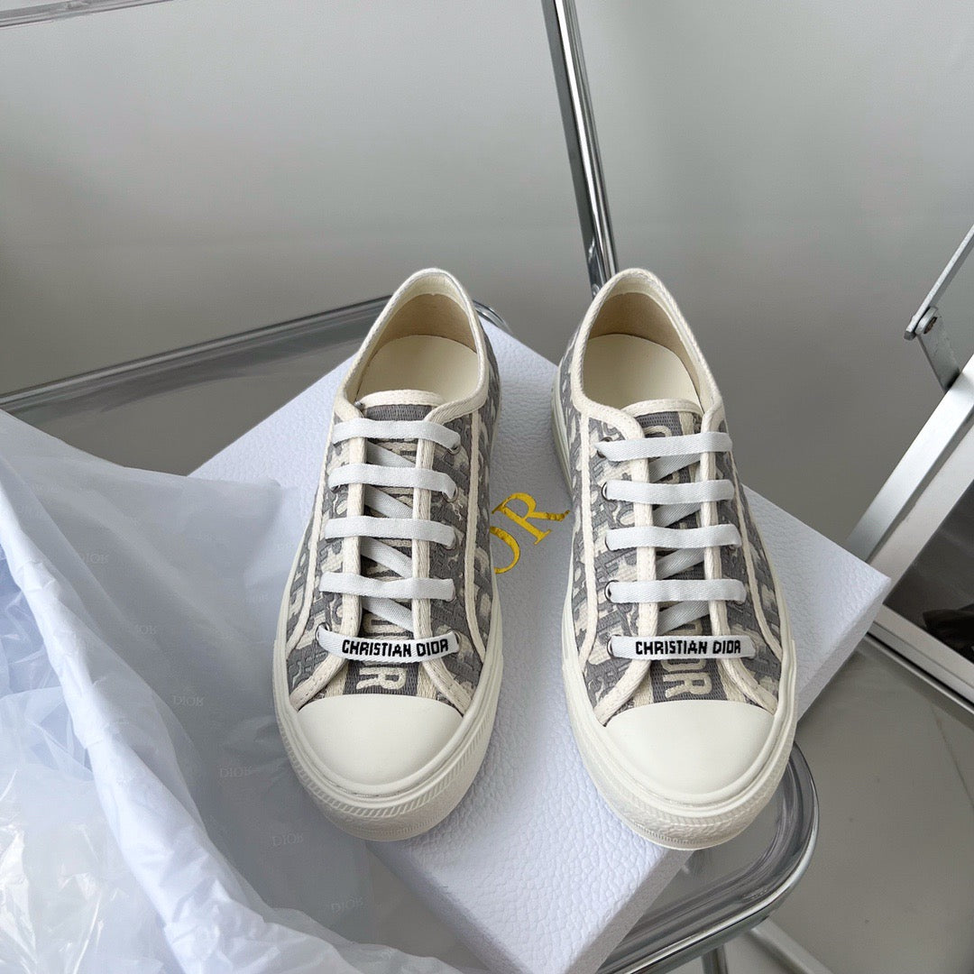 CD WALKN SNEAKER