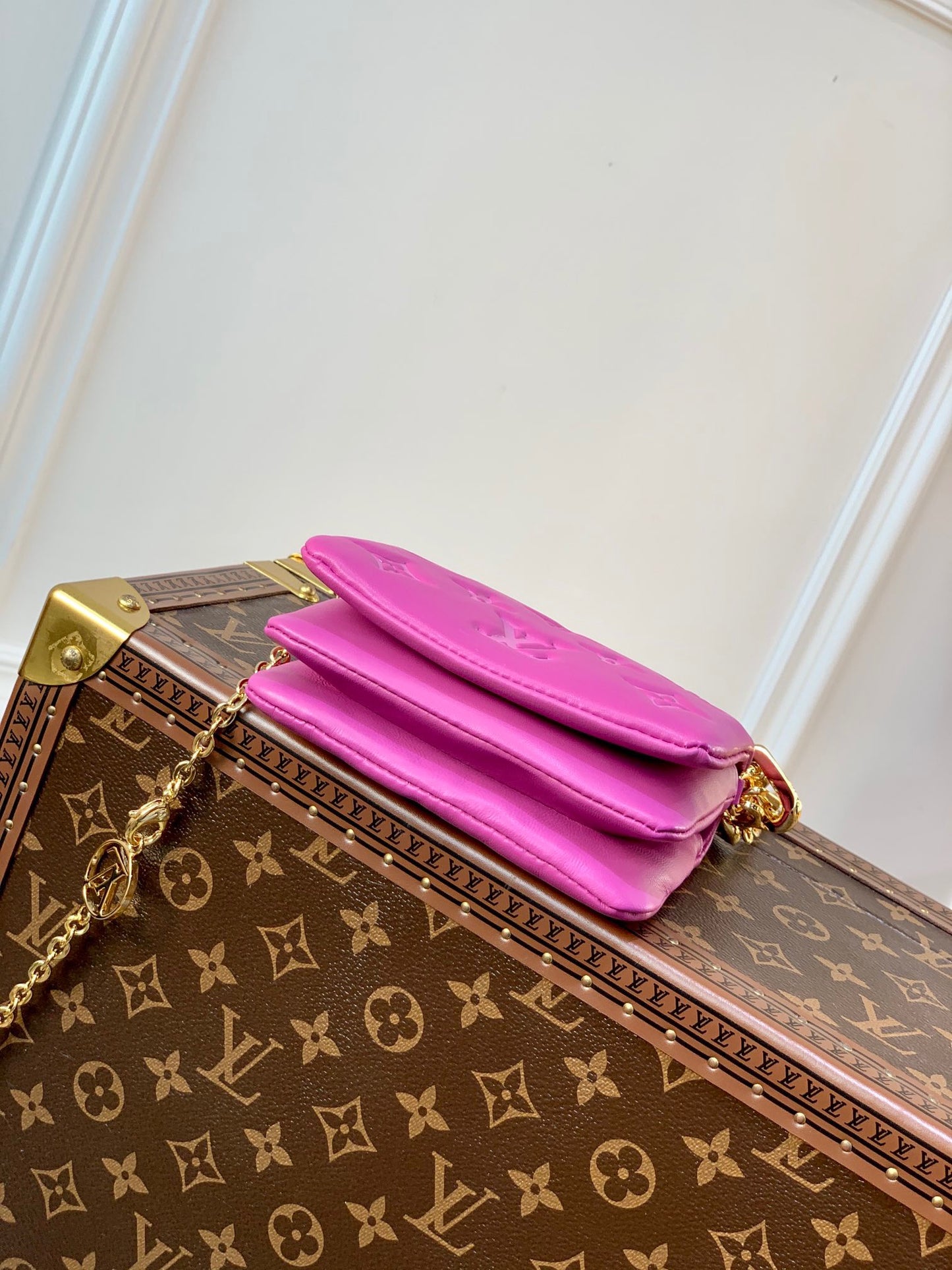 LOU BELTBAG COUSSIN
