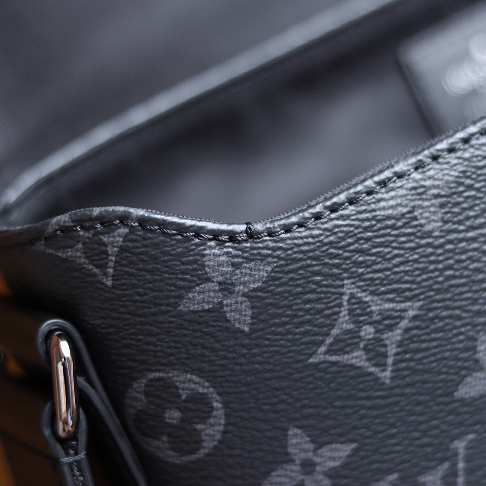 LOU DISTRICT PM MESSENGER BAG