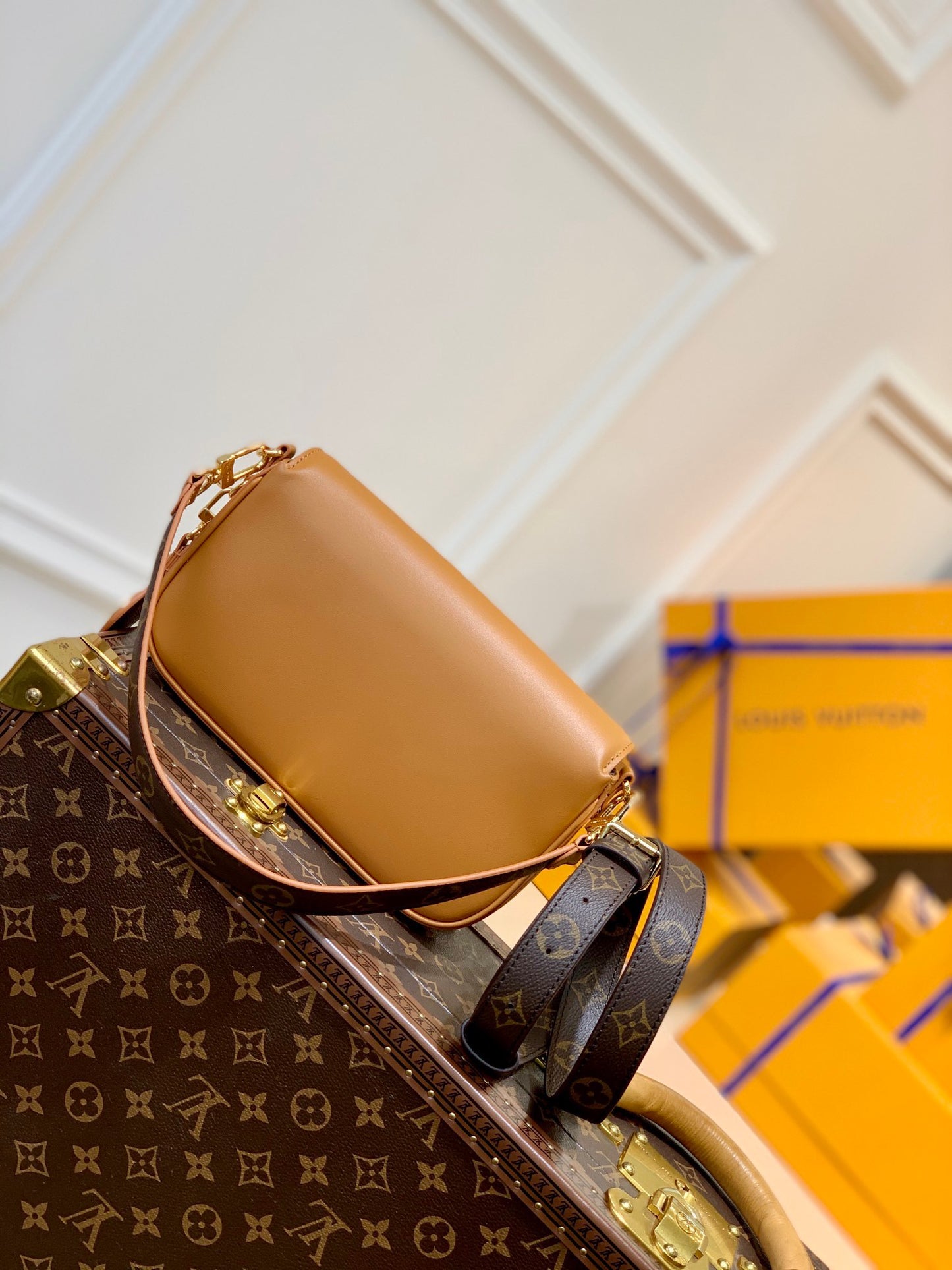 LOU SWING BAG