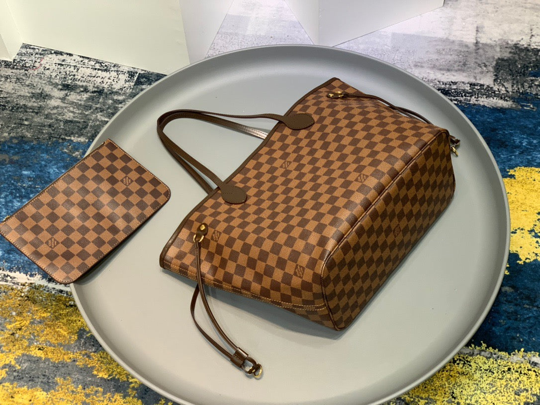 LOU NEVERFULL MM