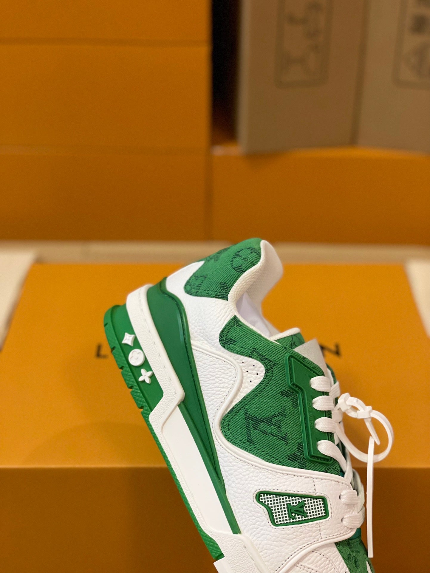 LOU TRAINERS