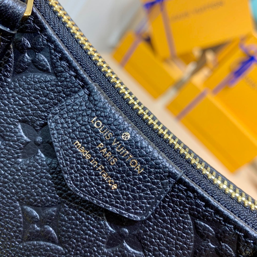LOU EASY POUCH ON STRAP
