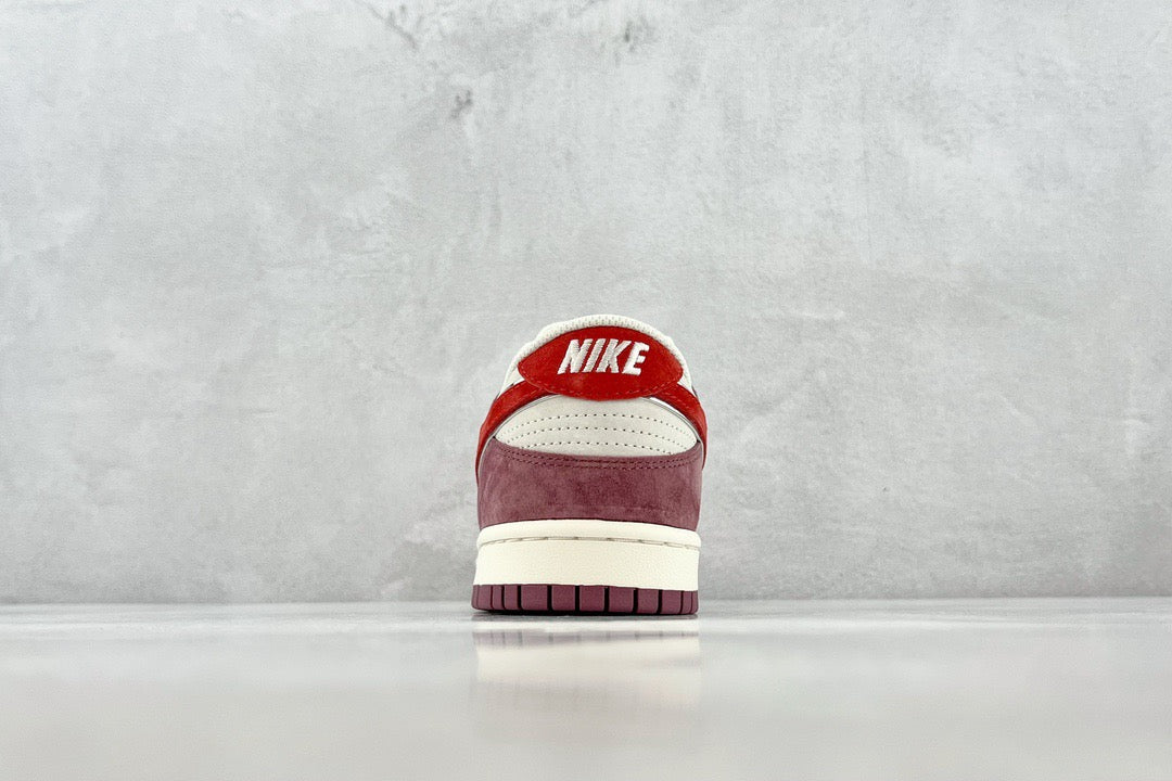 DUNK LOW x OTOMO KATUSHIRO