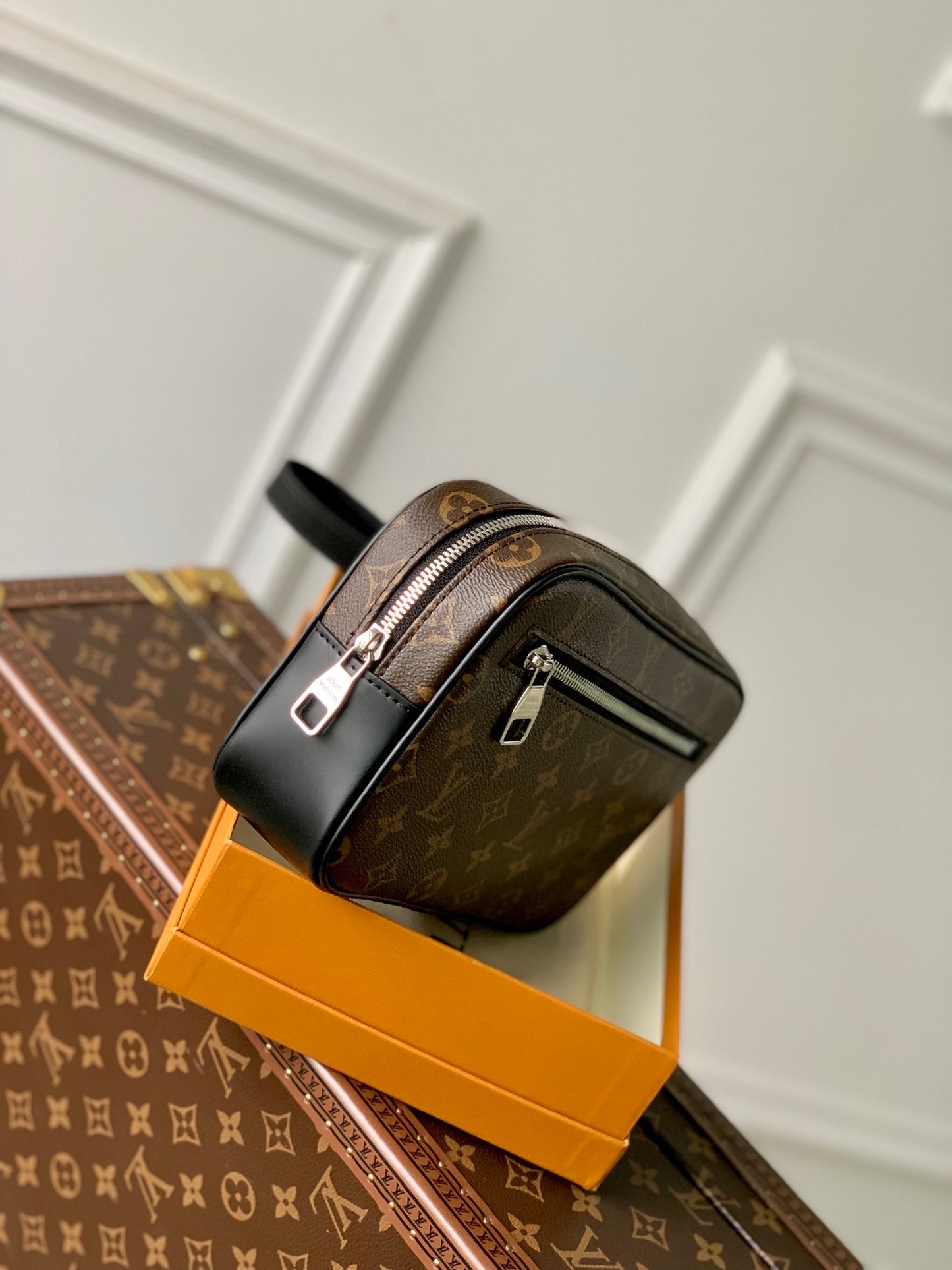 LOU POCHETTE KASAI