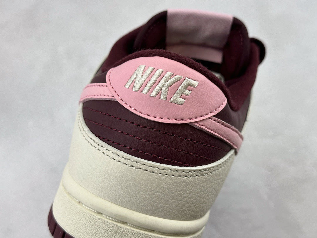 DUNK LOW VALENTINES