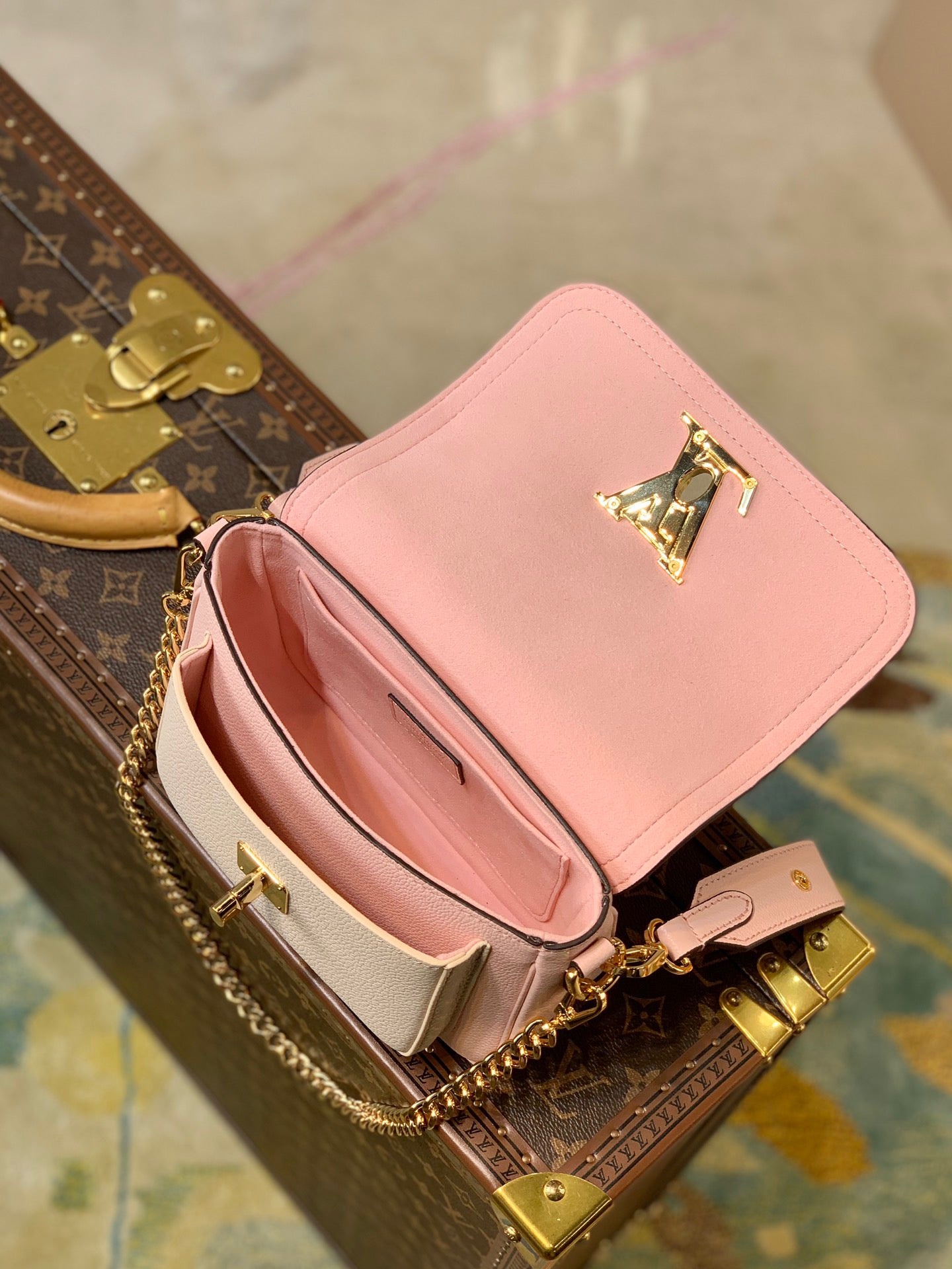 LOU LOCKME TENDER BAG
