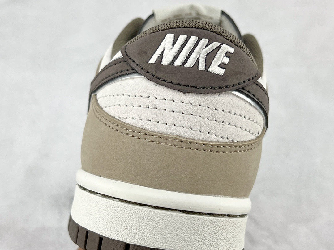 DUNK LOW x OTOMO KATUSHIRO