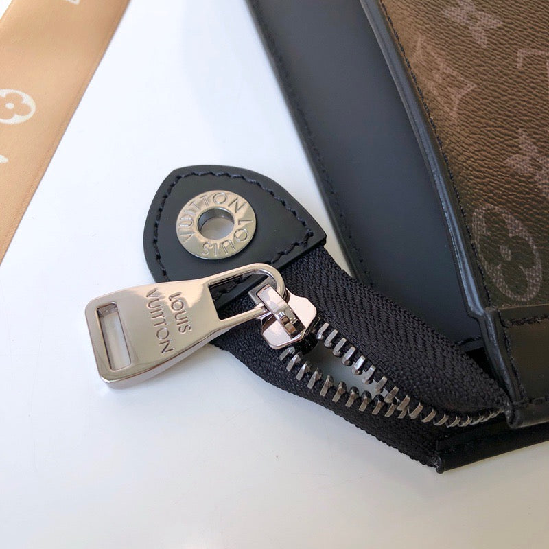 LOU POCHETTE VOYAGE MM
