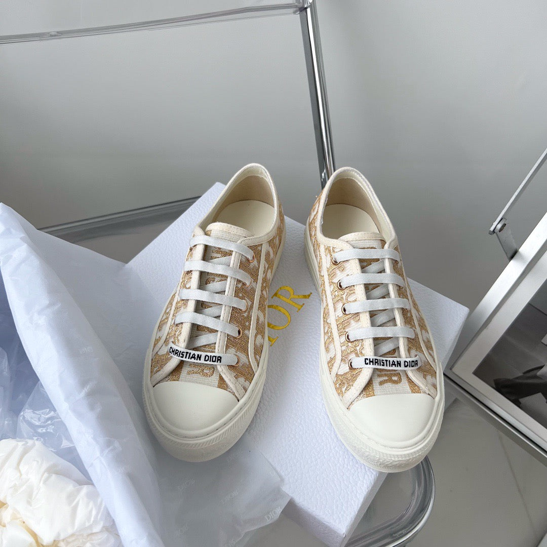 CD WALKN SNEAKER