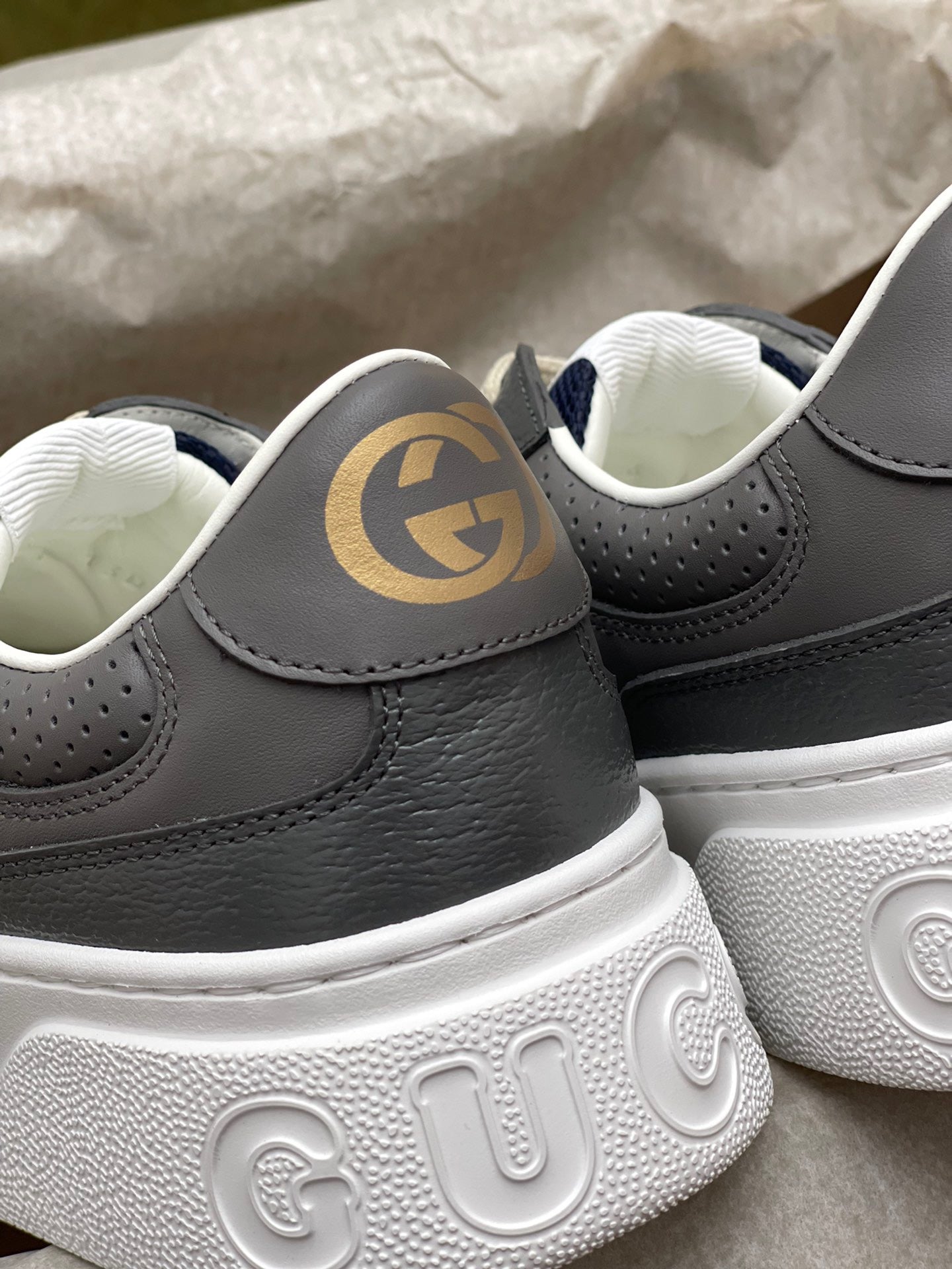 GG SUPREME TRAINERS