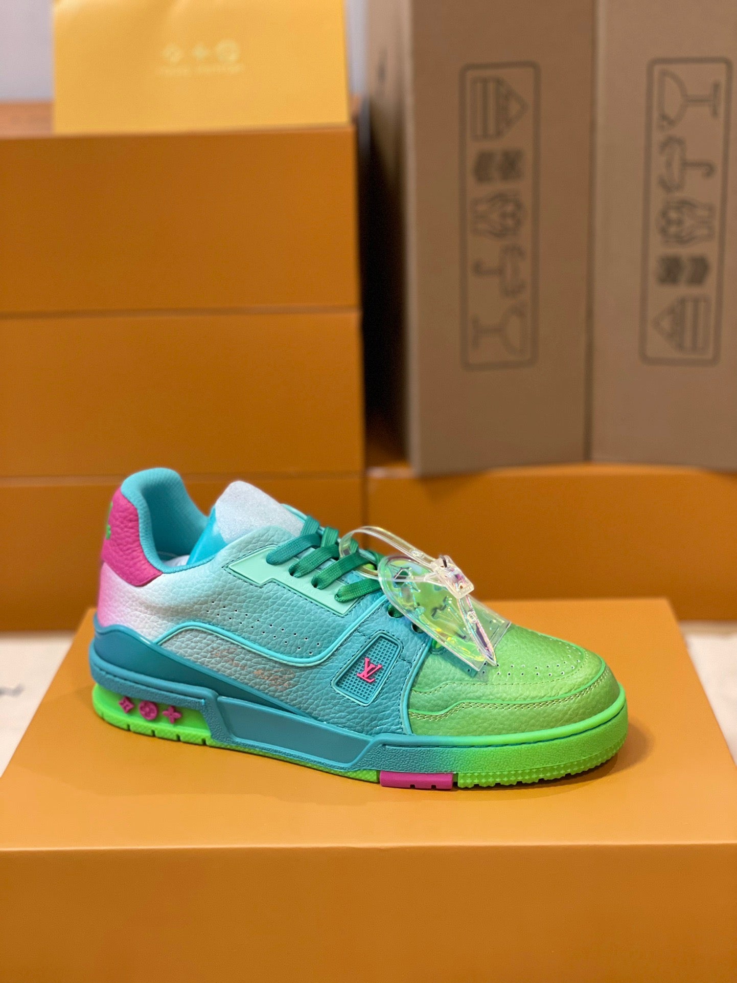 LOU TRAINERS