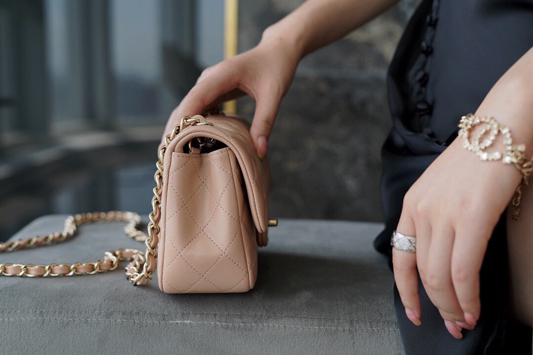 CC MINI FLAP BAG