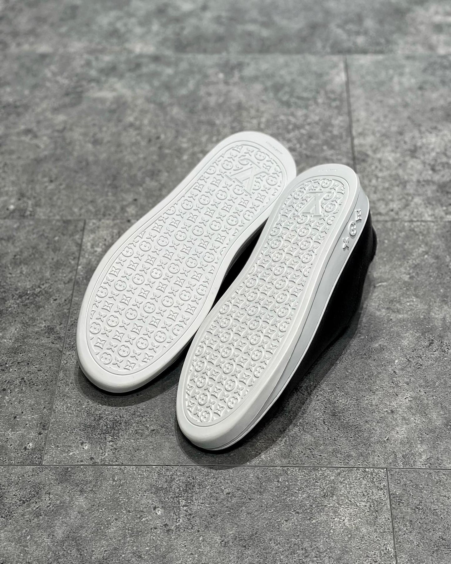 LOU RESORT TRAINERS