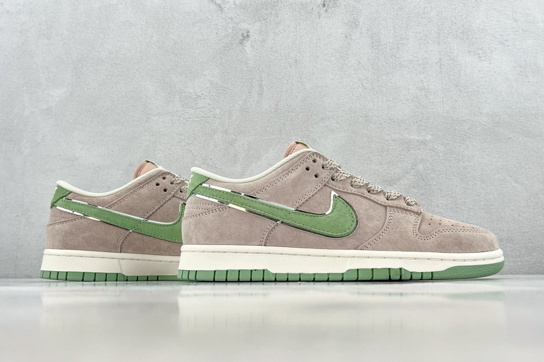 DUNK LOW x OTOMO KATUSHIRO