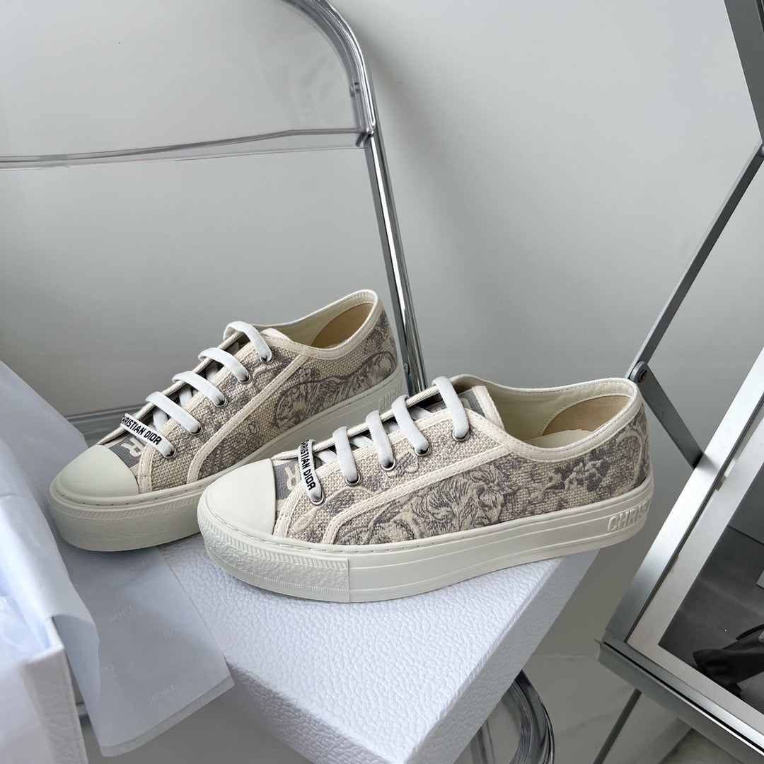 CD WALKN SNEAKER