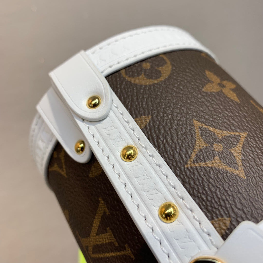 LOU PAPILLON TRUNK BAG