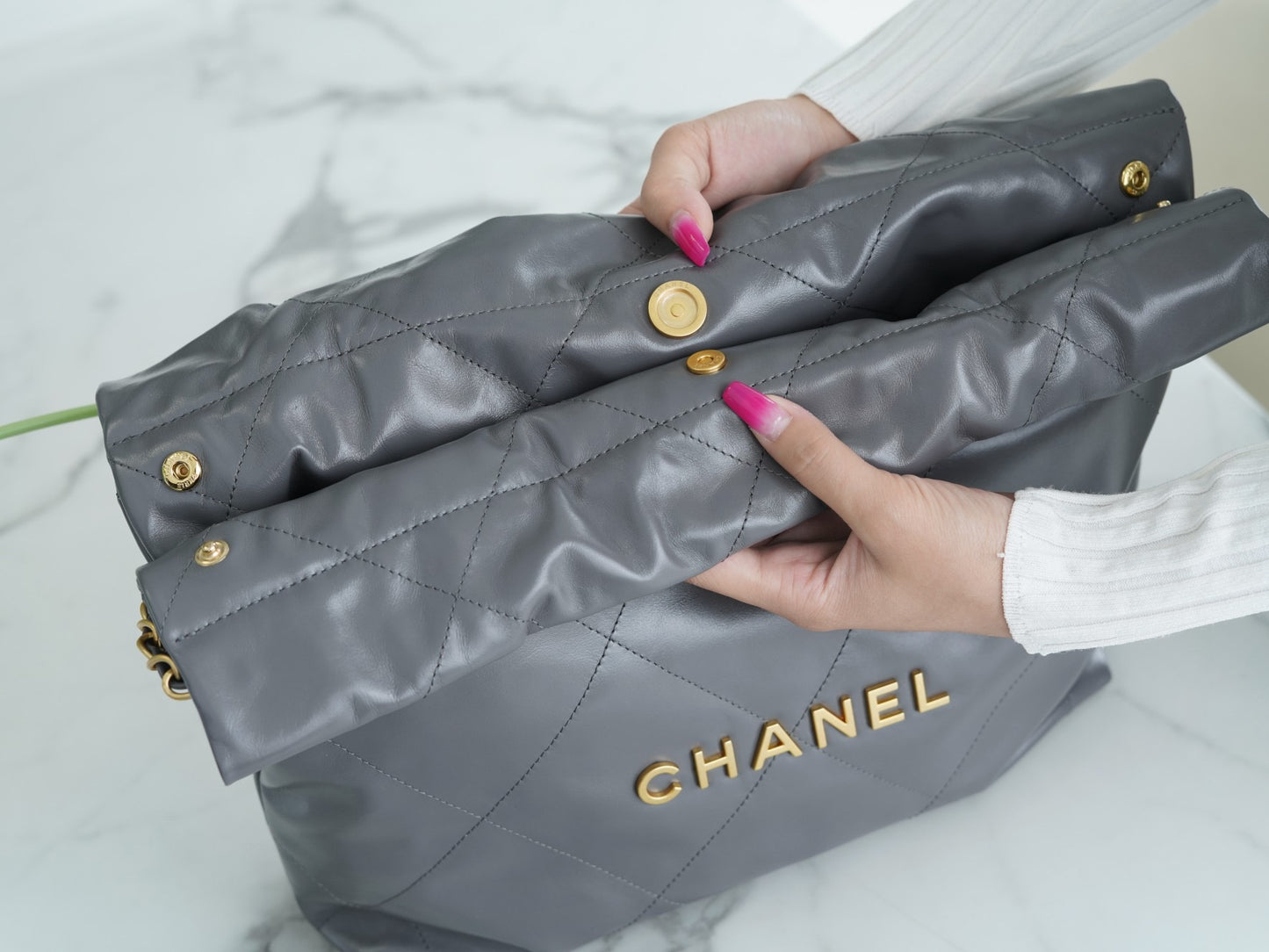 CC 22 SMALL HANDBAG