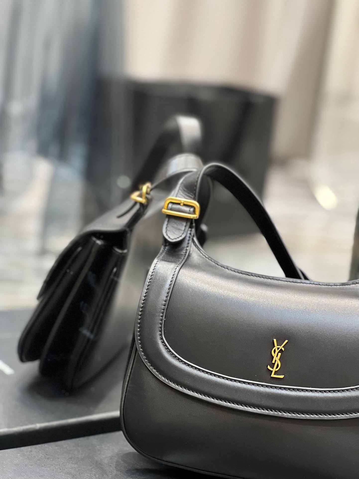 SL CHARLIE MEDIUM SHOULDER BAG