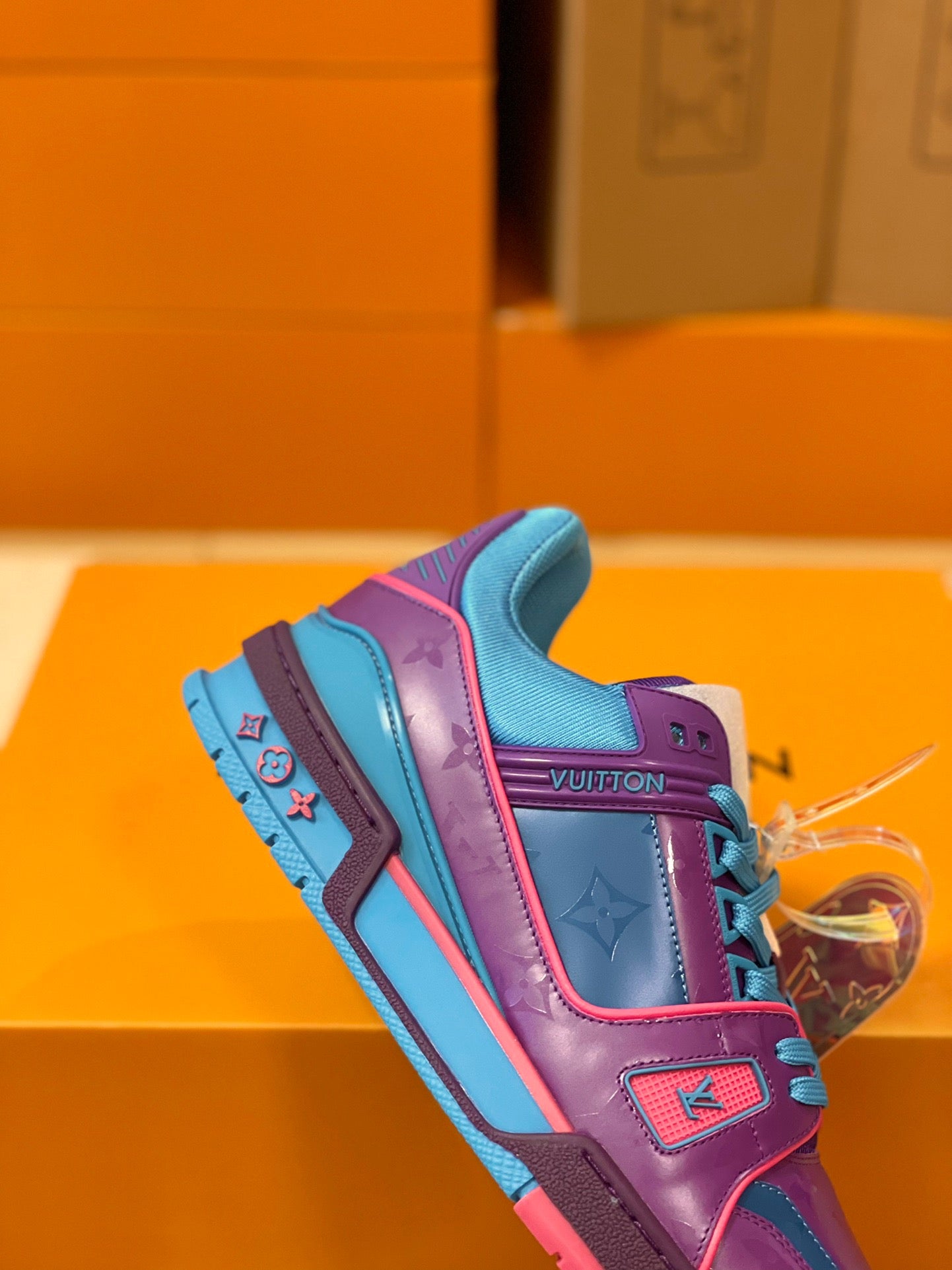 LOU TRAINERS