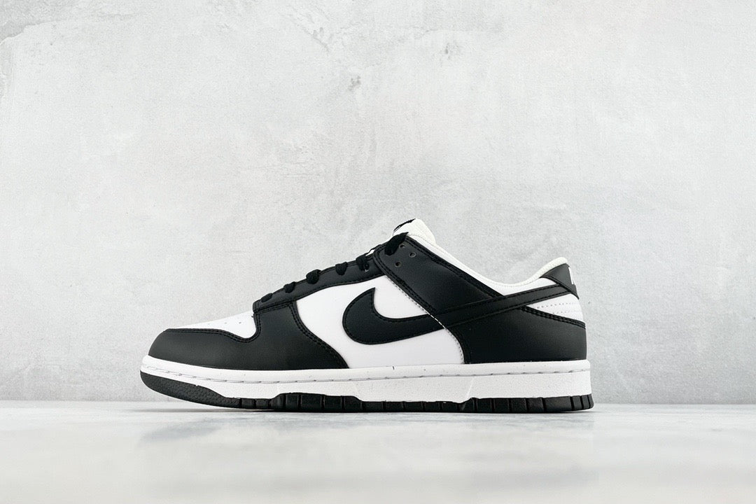 DUNK LOW BLACK / WHITE