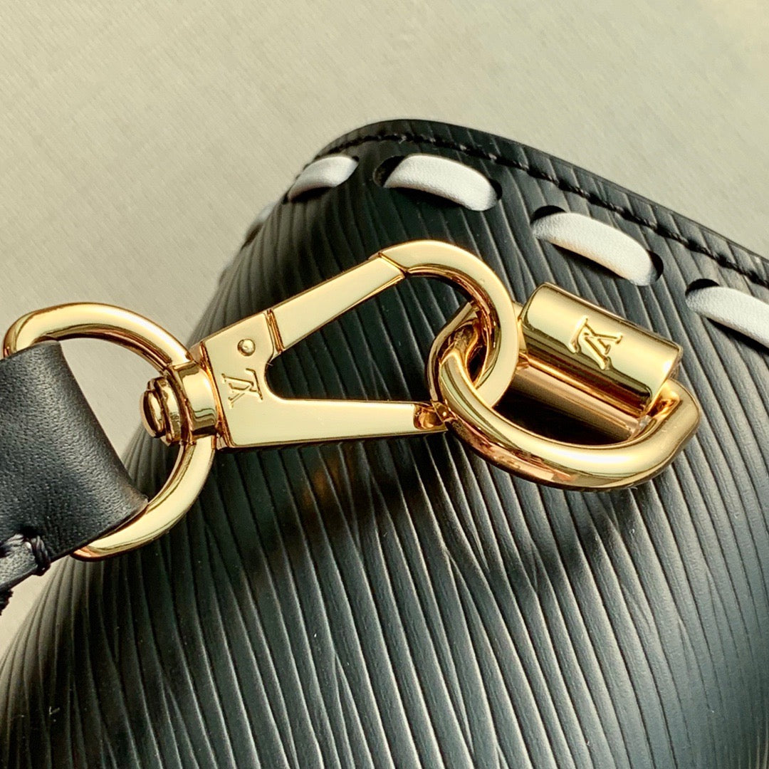 LOU TWIST PM BAG