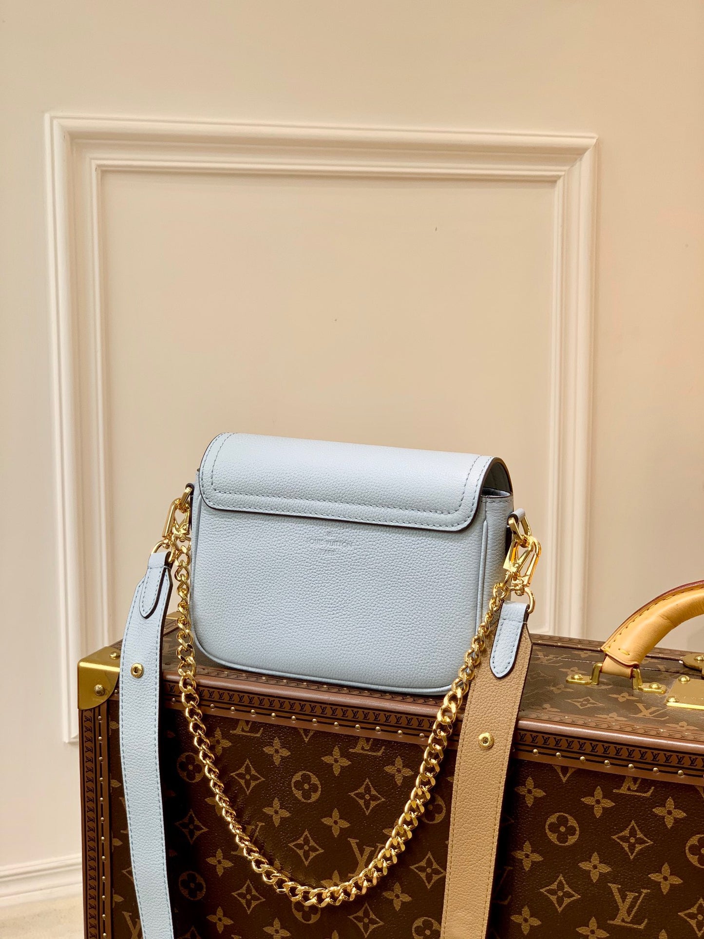 LOU LOCKME TENDER BAG