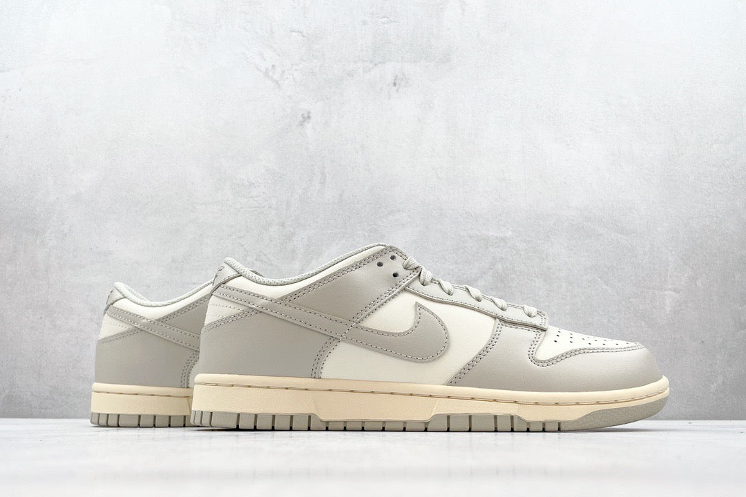 DUNK LOW LIGHT BONE