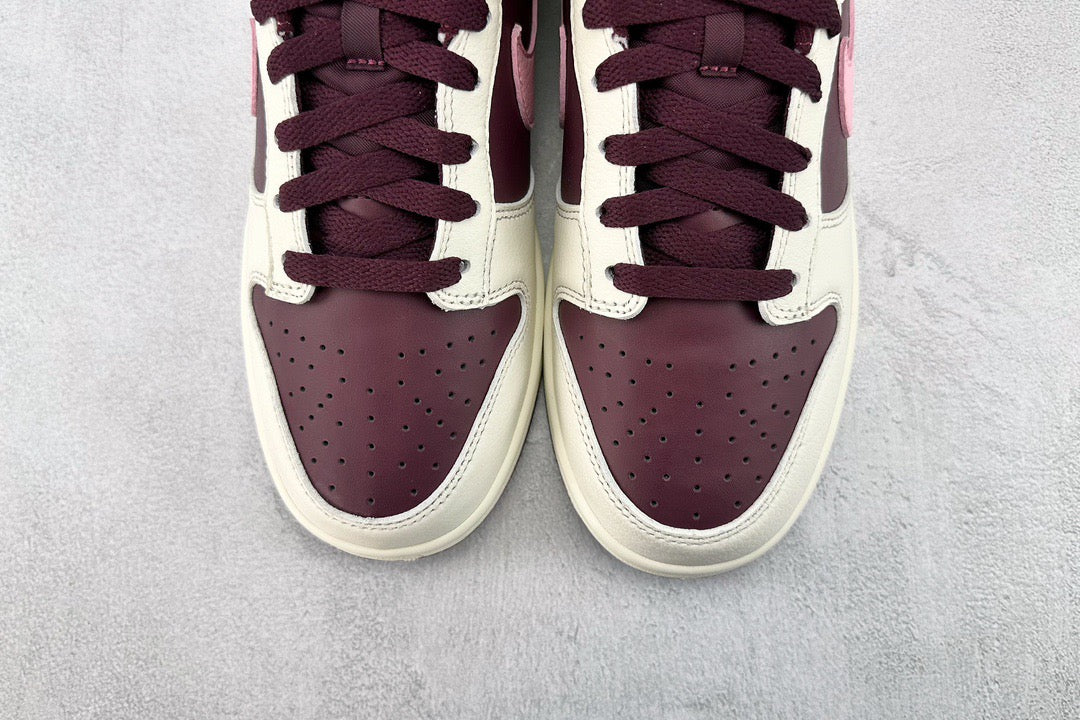 DUNK LOW VALENTINES
