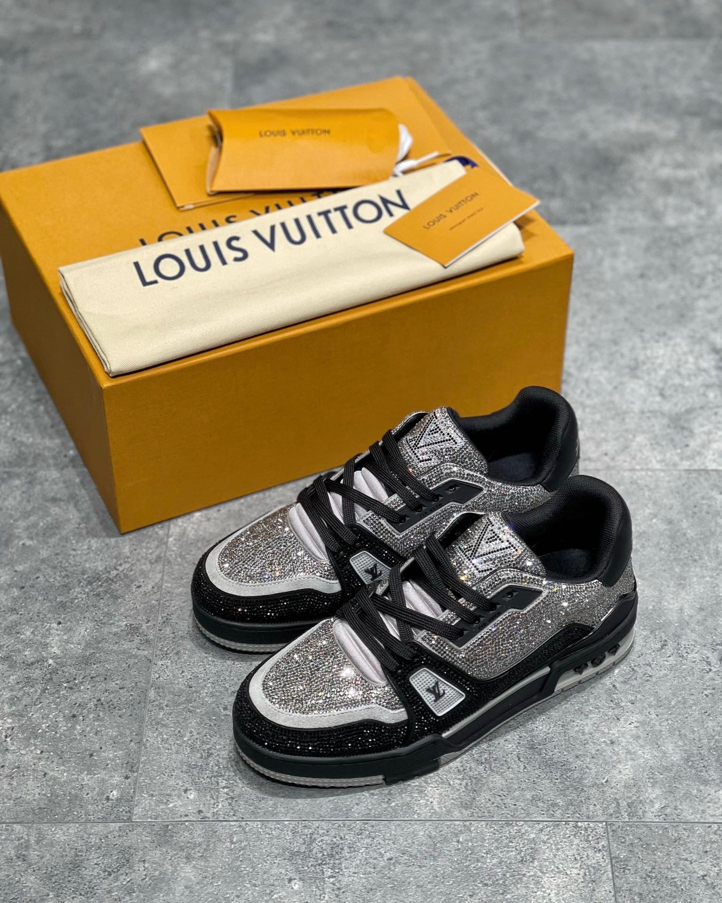 LOU TRAINERS