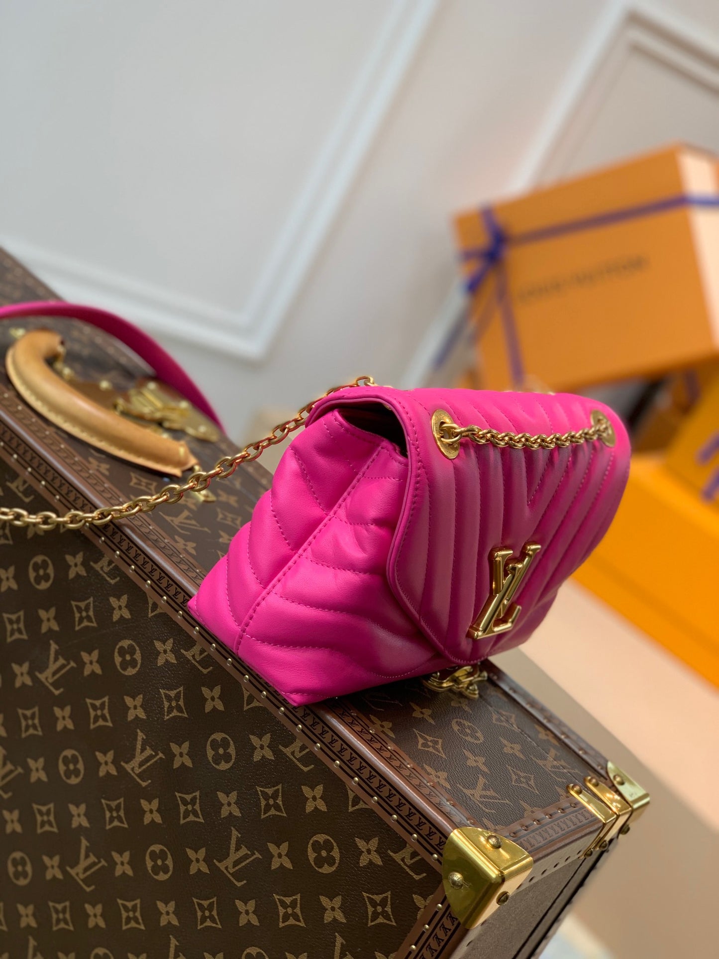 LOU NEW WAVE CHAIN BAG