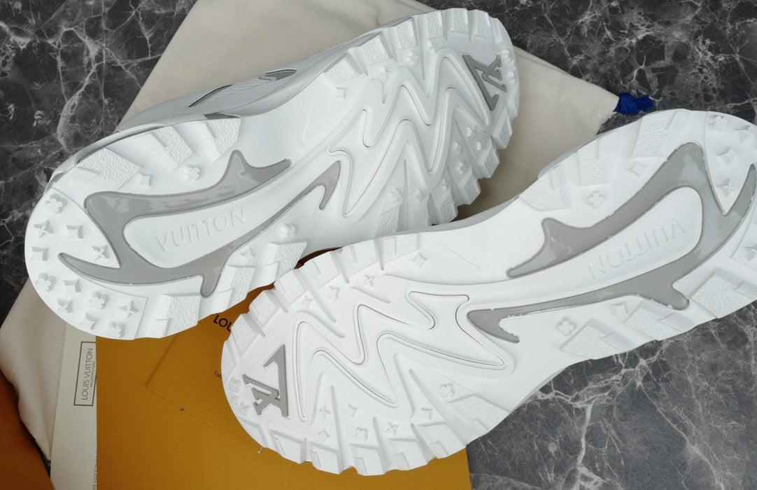 LOU RUNNER TATIC